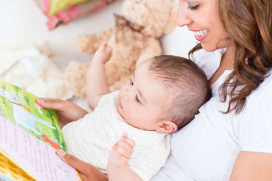Nunca é cedo demais para ler para o seu bebê