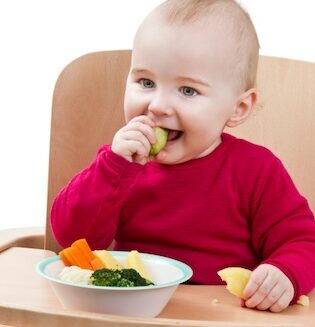 Método BLW: Deixe seu bebê comer sozinho com as mãos