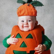 Bebês fofos fantasiados para o Halloween