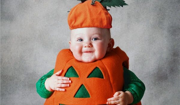 Bebês fofos fantasiados para o Halloween