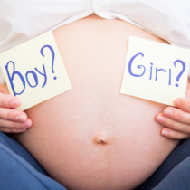 Menino ou menina? Brincadeiras e simpatias para descobrir o sexo do bebê
