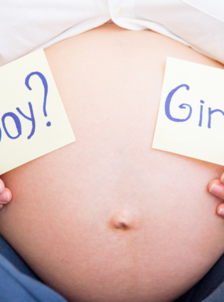 Menino ou menina? Brincadeiras e simpatias para descobrir o sexo do bebê