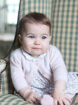 Novas fotos lindas da Princesa Charlotte