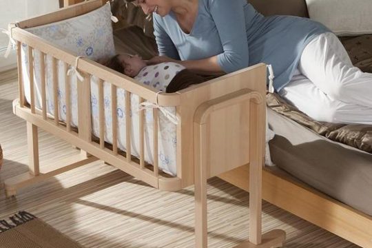 Co-sleeper: Berços acoplados à cama para ficar pertinho do seu bebê