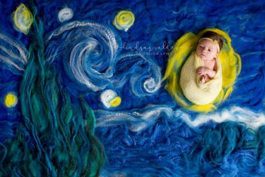 Bebês recém nascidos em famosas obras de arte