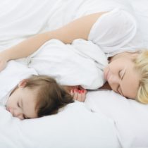 Pais que dormem mal superestimam as dificuldades de sono dos filhos