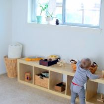 Como organizar os brinquedos no quarto do bebê e acabar com a bagunça?