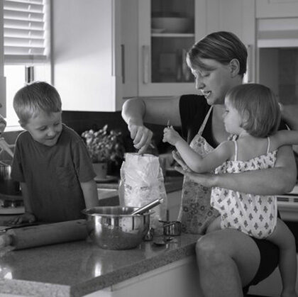 Maternidade Real: Fotógrafa retrata o dia a dia de mães e filhos