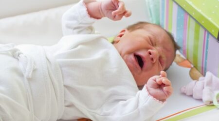 A Cólica do Bebê: Como identificar, aliviar e acalmar seu filho