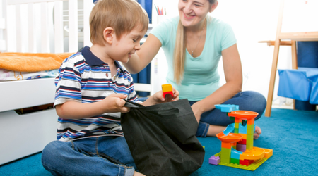 Tarefas domésticas por idade: um guia simples para incluir seu filho na rotina de casa
