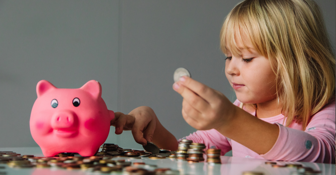 Dinheiro invisível: 5 brincadeiras para a criança entender o valor do dinheiro